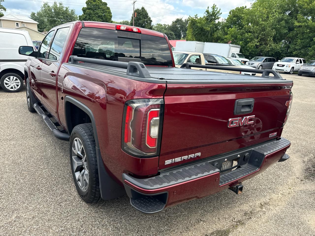 GMC Sierra 1500 4WD Crew Cab 143.5" SLT 2017