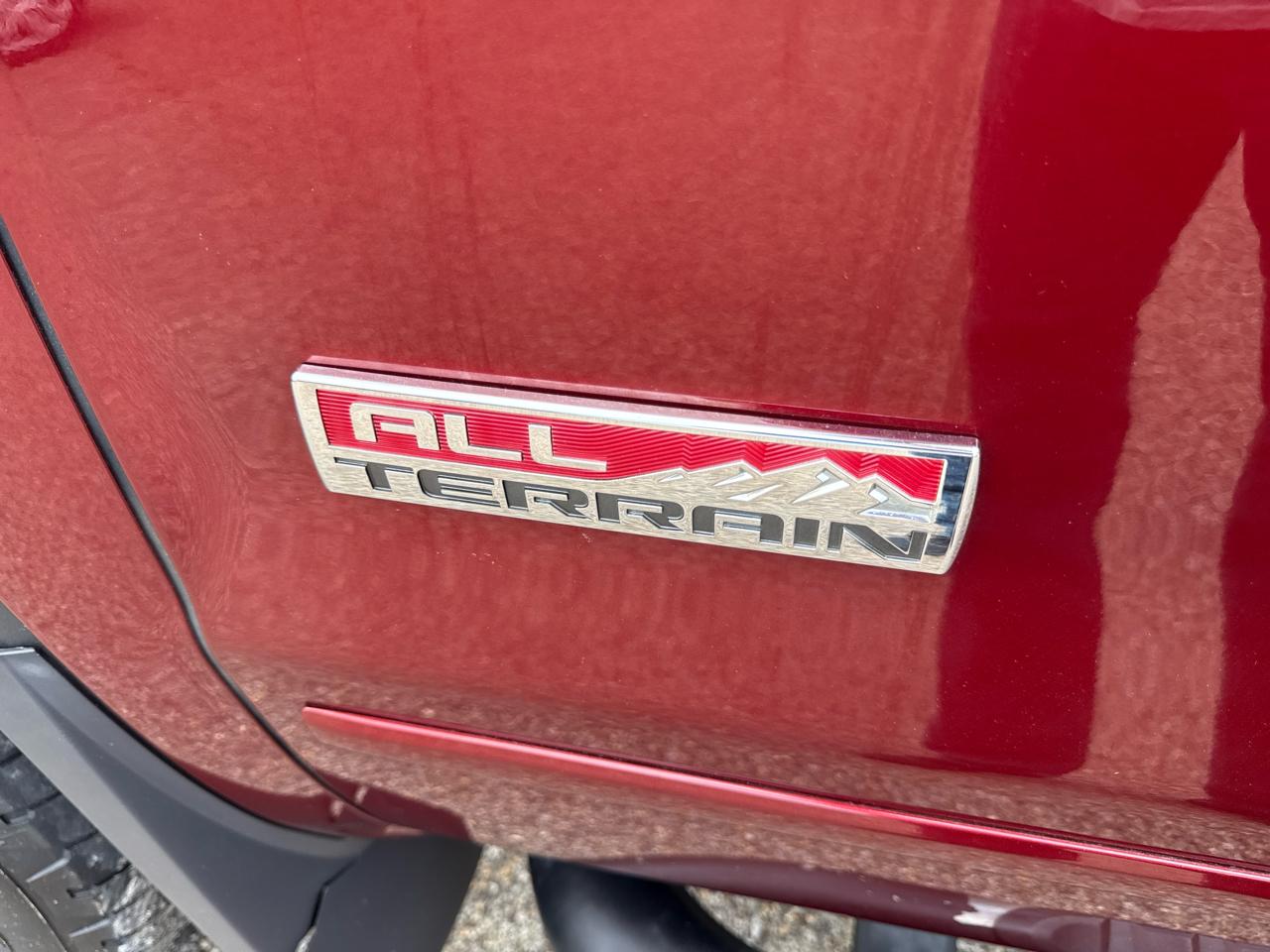 GMC Sierra 1500 4WD Crew Cab 143.5" SLT 2017