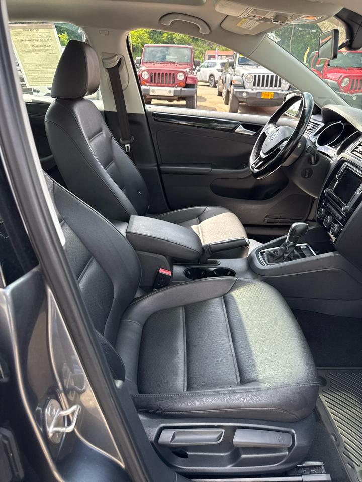 Volkswagen Jetta 1.8T SEL Auto 2017