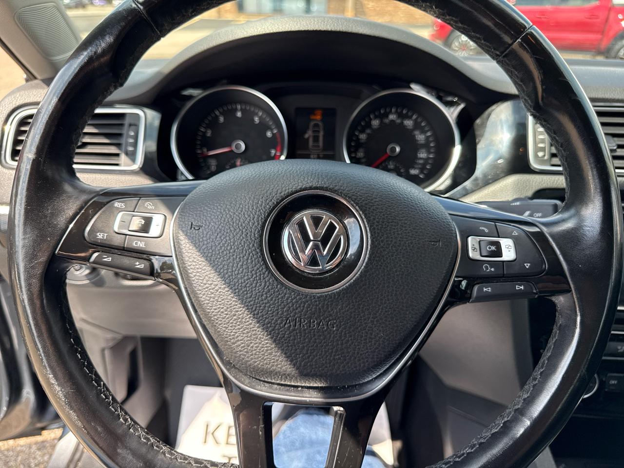 Volkswagen Jetta 1.8T SEL Auto 2017