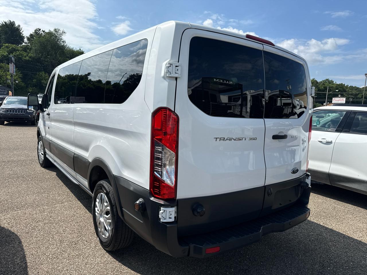 Ford Transit Wagon T-350 148" Low Roof XLT Swing-Out RH Dr 2015