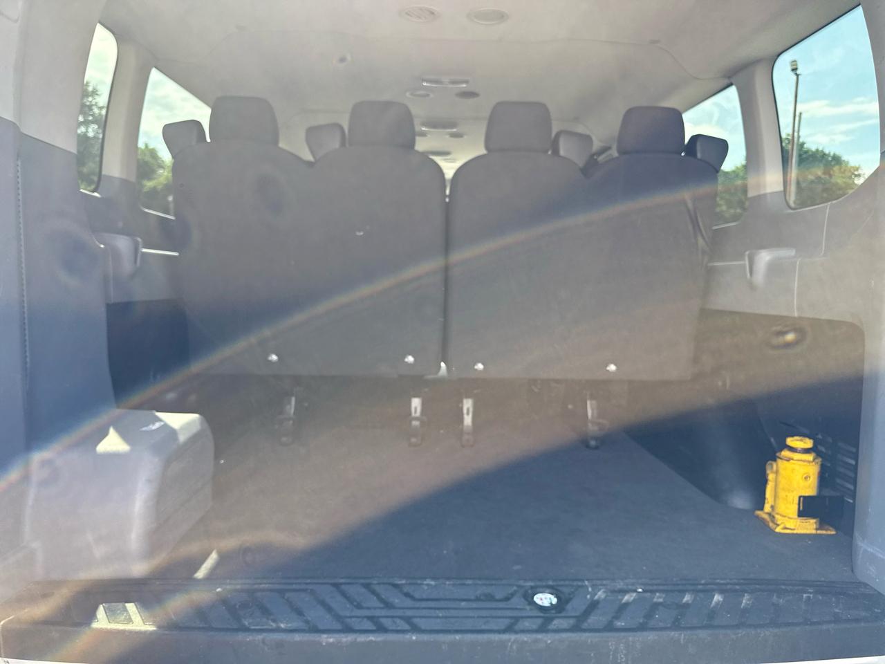 Ford Transit Wagon T-350 148" Low Roof XLT Swing-Out RH Dr 2015