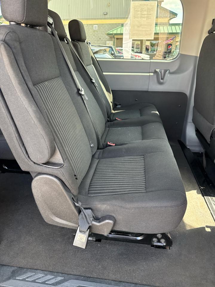 Ford Transit Wagon T-350 148" Low Roof XLT Swing-Out RH Dr 2015
