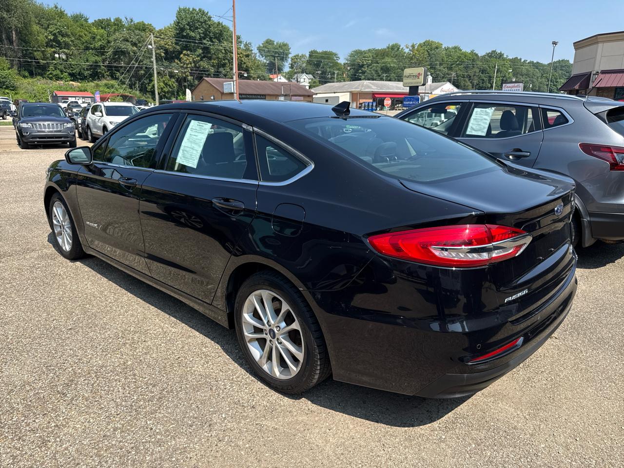 Ford Fusion Hybrid SE FWD 2019