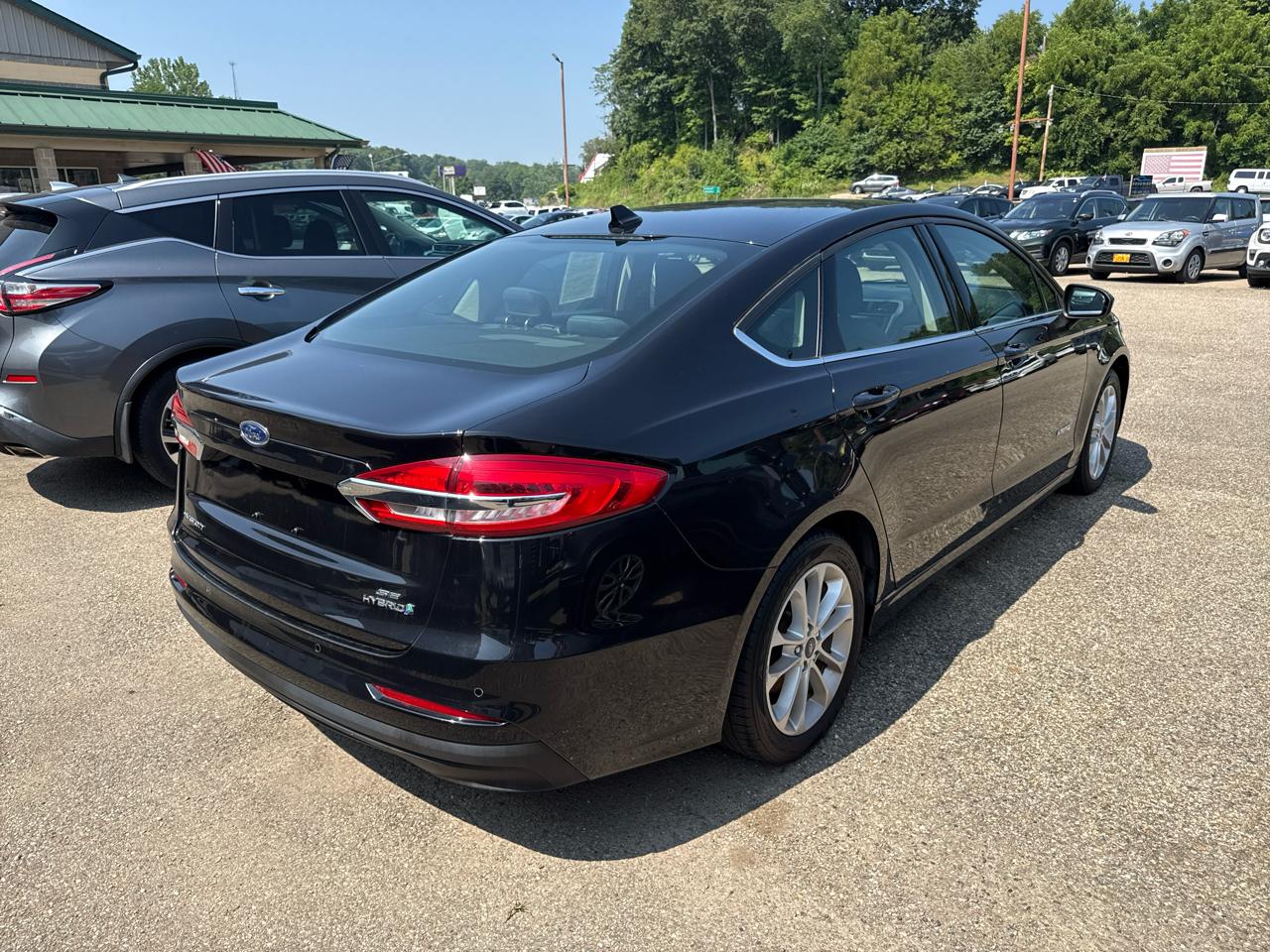Ford Fusion Hybrid SE FWD 2019