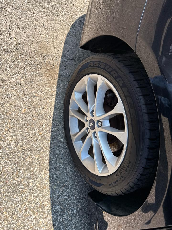 Ford Fusion Hybrid SE FWD 2019