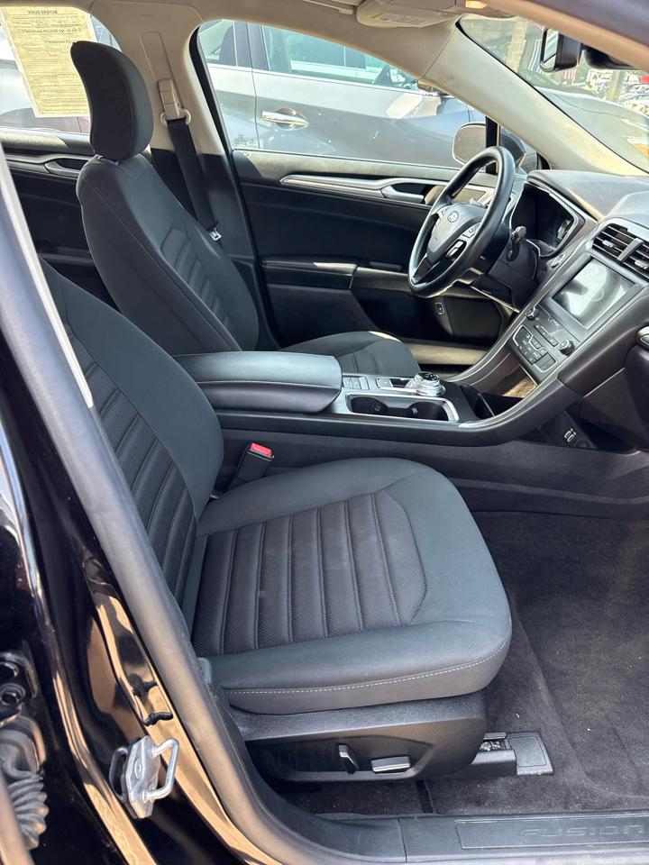 Ford Fusion Hybrid SE FWD 2019