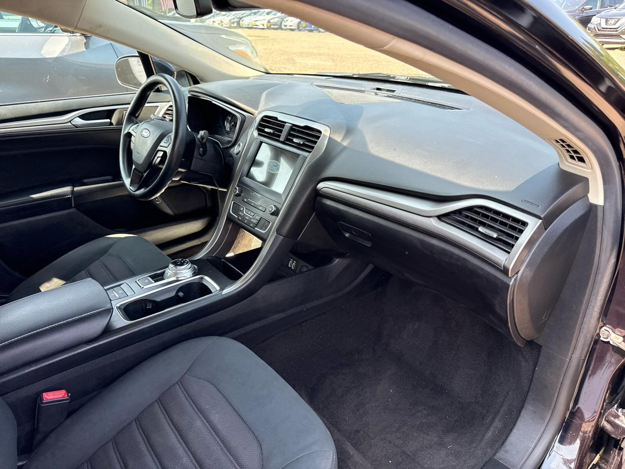 Ford Fusion Hybrid SE FWD 2019