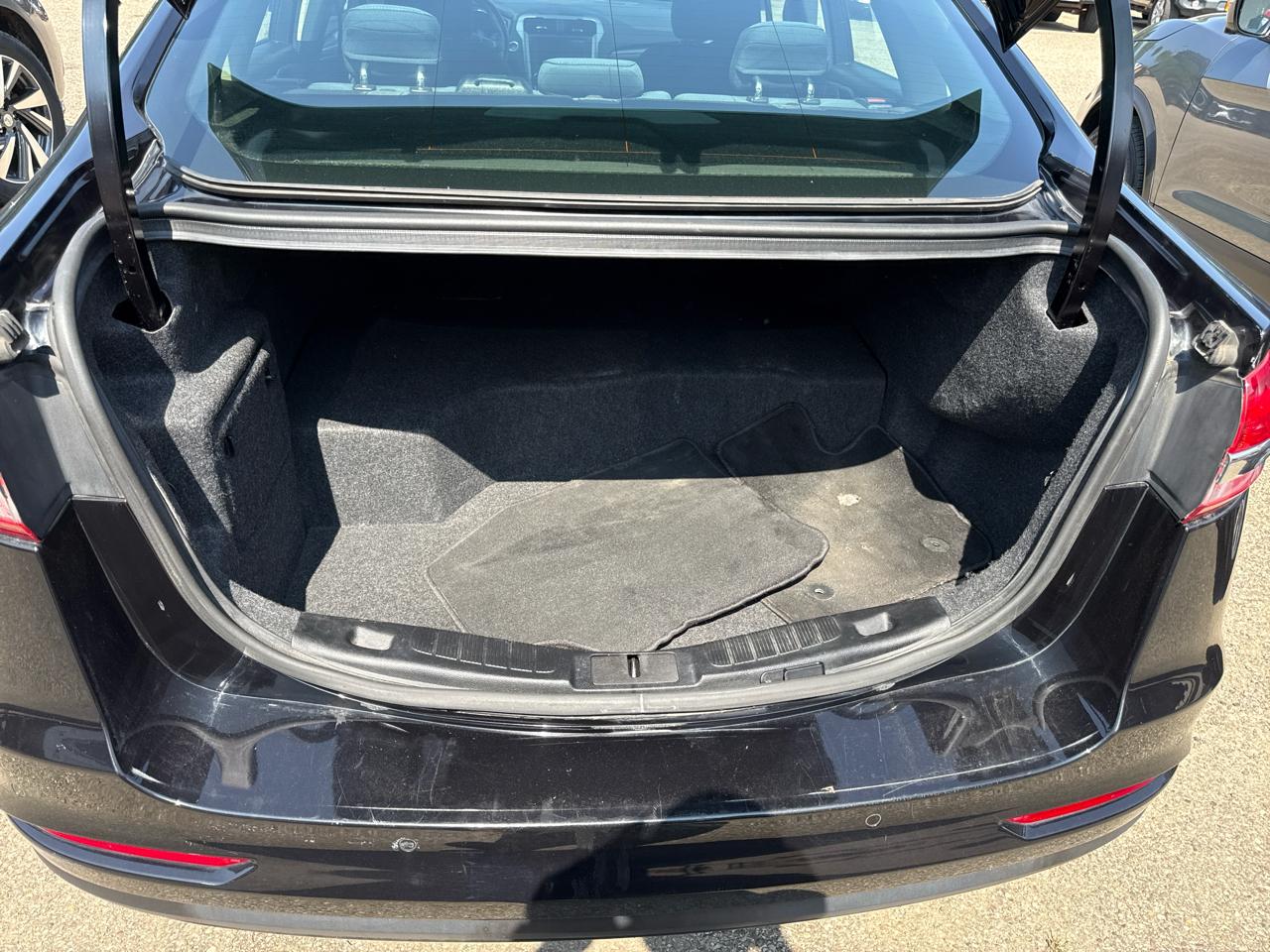 Ford Fusion Hybrid SE FWD 2019