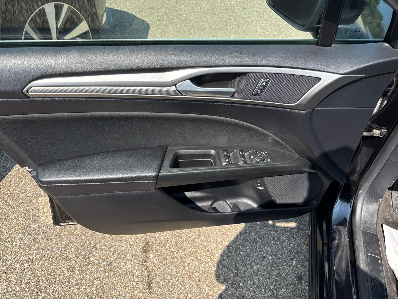 Ford Fusion Hybrid SE FWD 2019