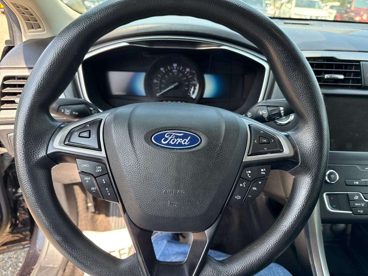 Ford Fusion Hybrid SE FWD 2019