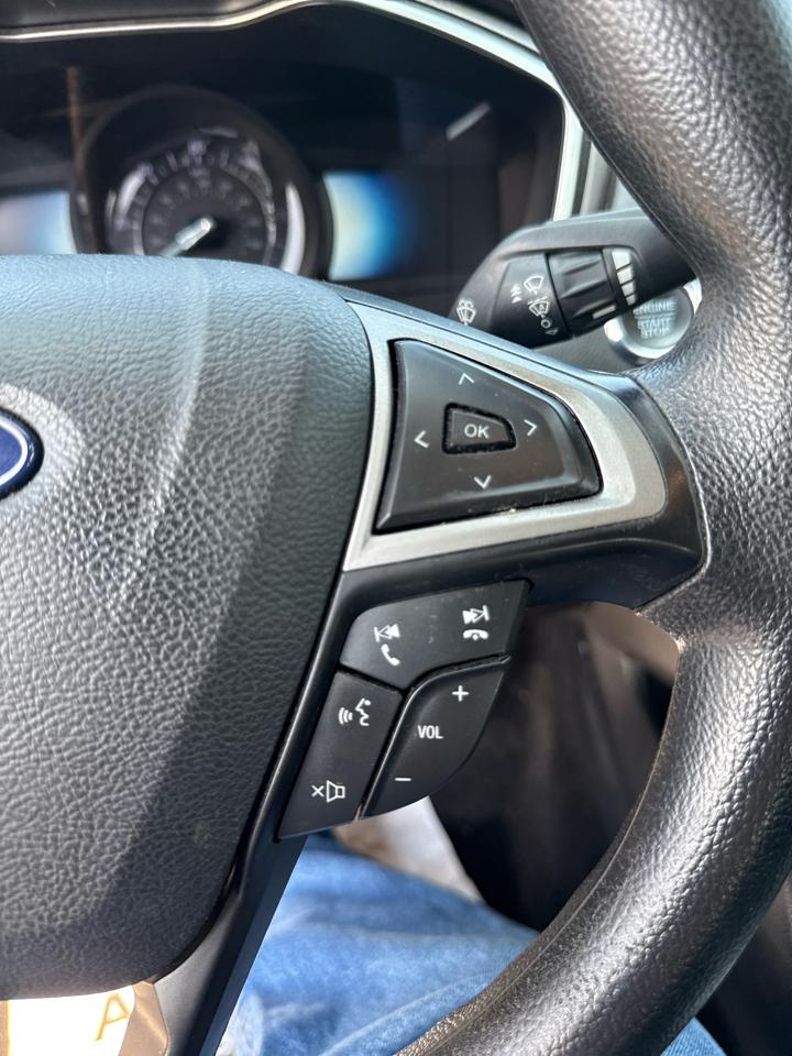 Ford Fusion Hybrid SE FWD 2019