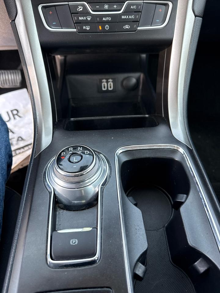 Ford Fusion Hybrid SE FWD 2019