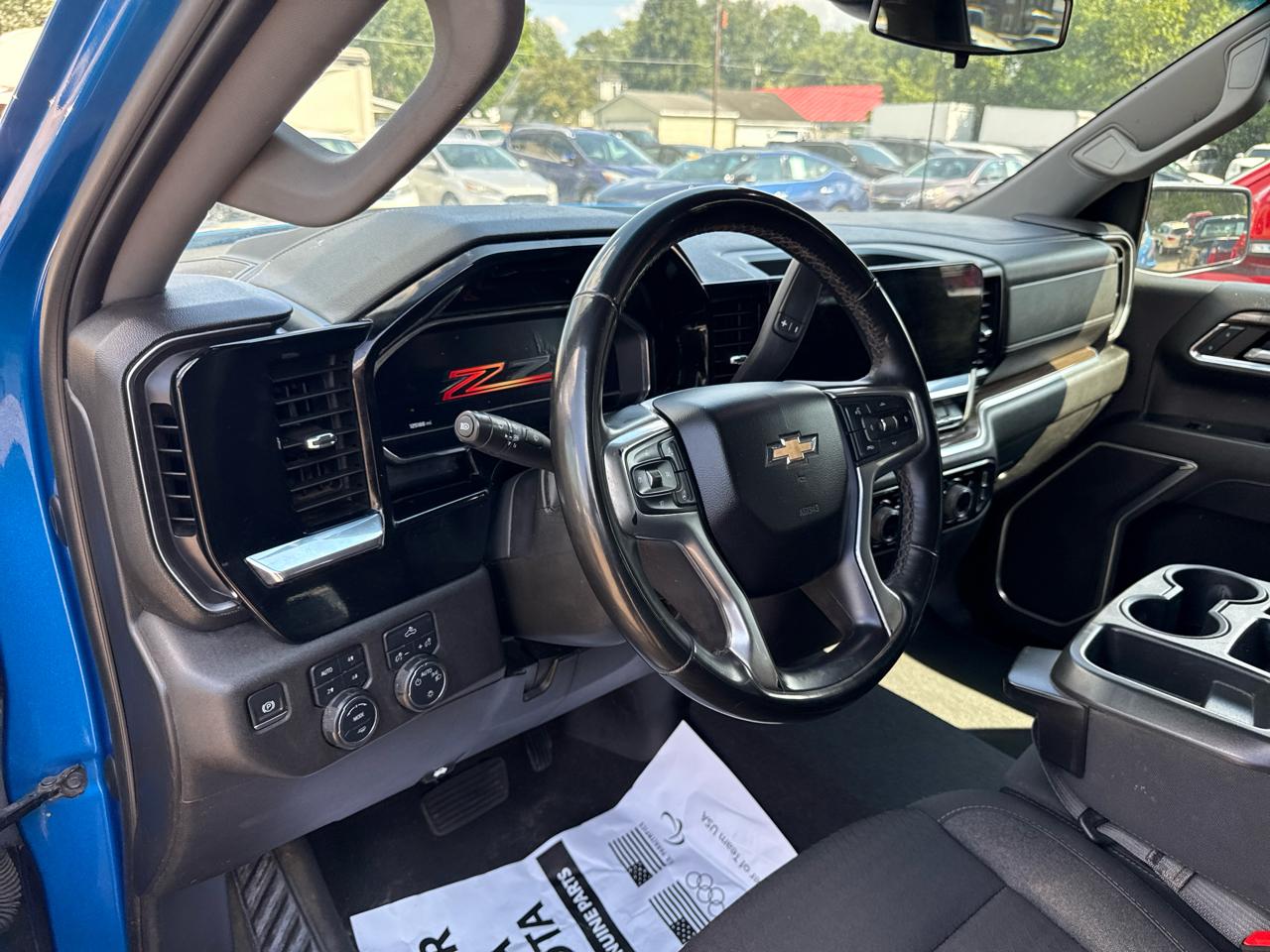 Chevrolet Silverado 1500 4WD Crew Cab 147" LT w/1LT 2024