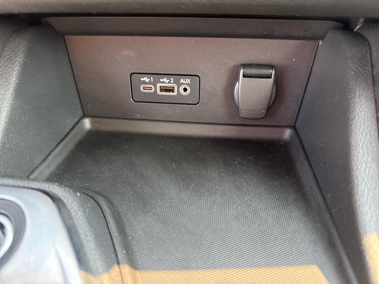 Nissan Sentra SR CVT 2020
