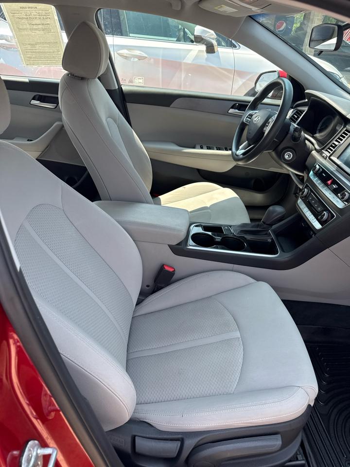 Hyundai Sonata SE 2.4L 2018