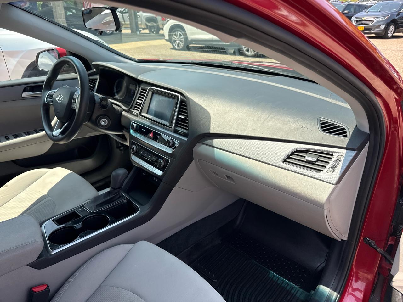 Hyundai Sonata SE 2.4L 2018