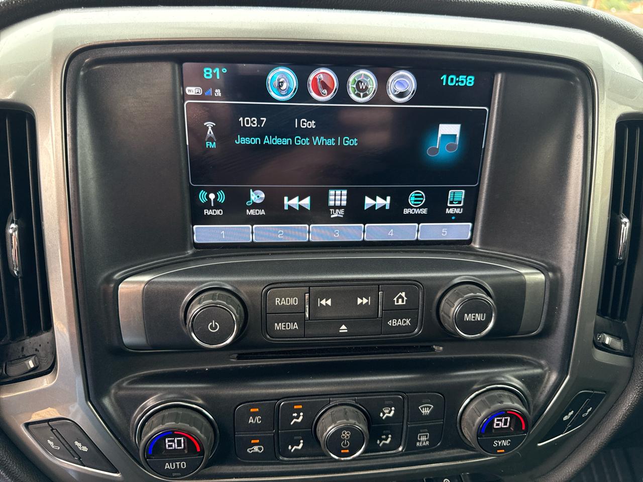 Chevrolet Silverado 1500 4WD Double Cab 143.5" LT w/2LT 2018
