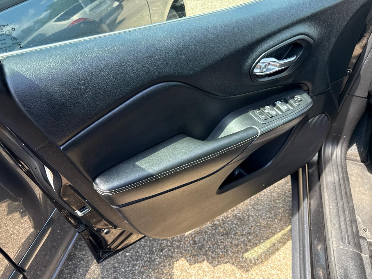 Jeep Cherokee 4WD 4dr Limited 2016