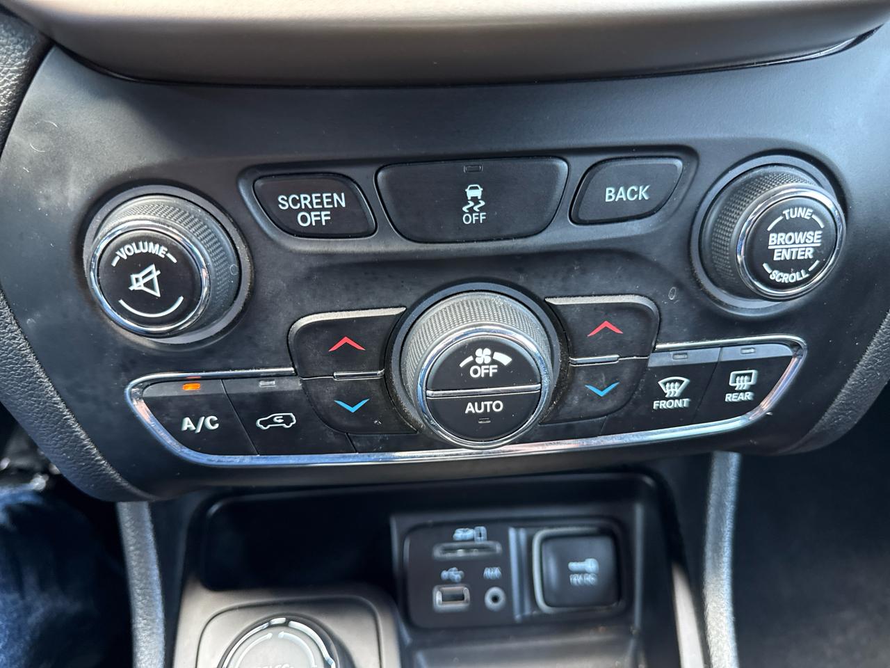 Jeep Cherokee 4WD 4dr Limited 2016