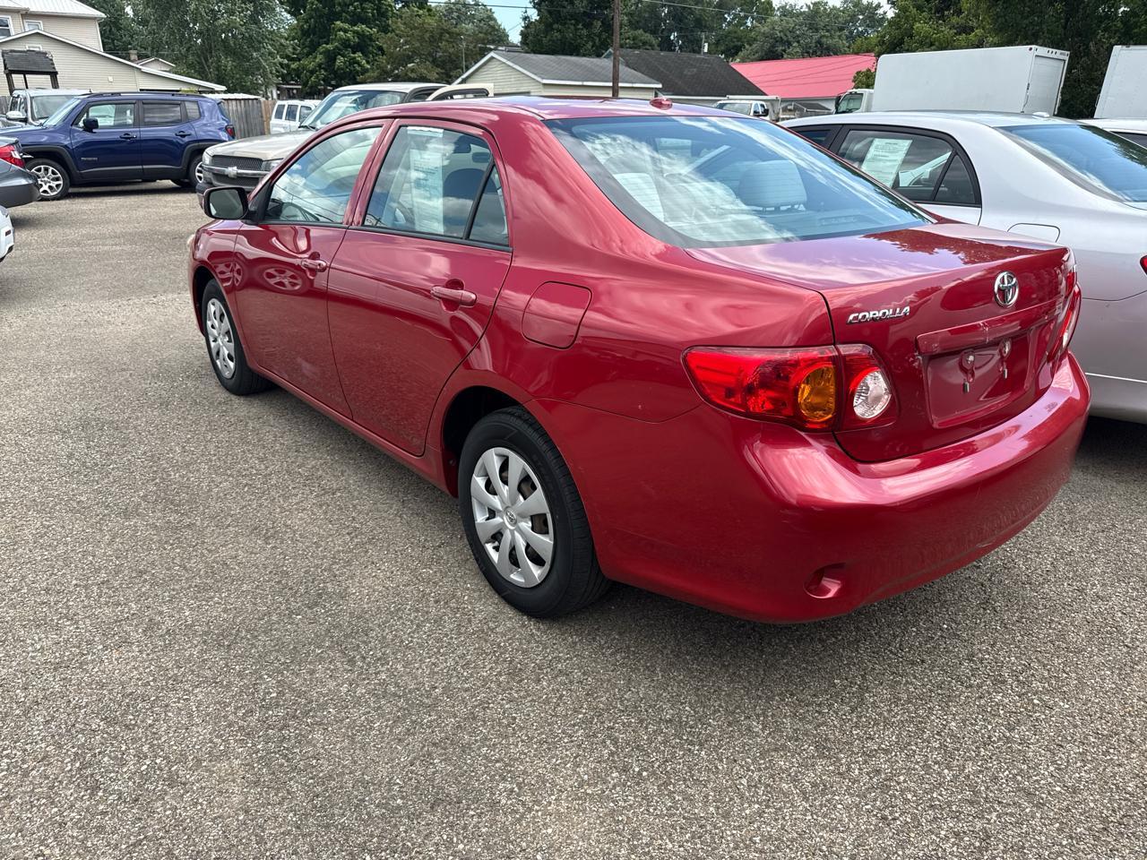 Toyota Corolla 4dr Sdn Man (Natl) 2010