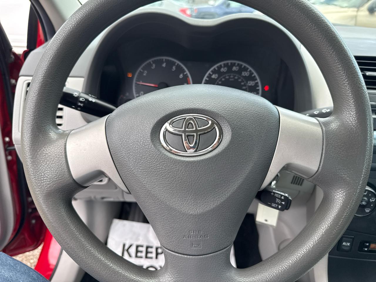 Toyota Corolla 4dr Sdn Man (Natl) 2010