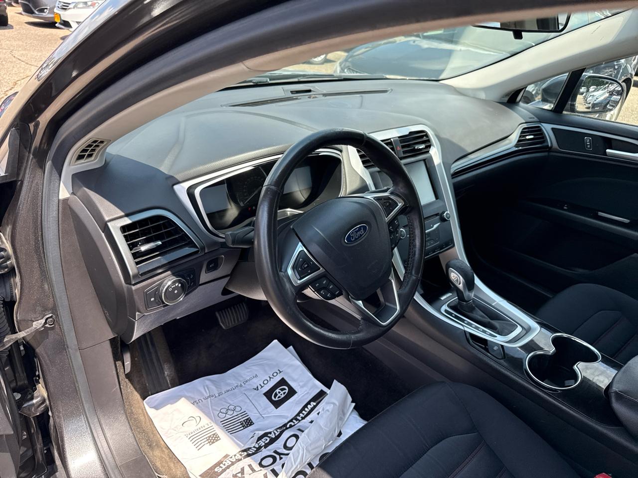 Ford Fusion 4dr Sdn SE FWD 2015