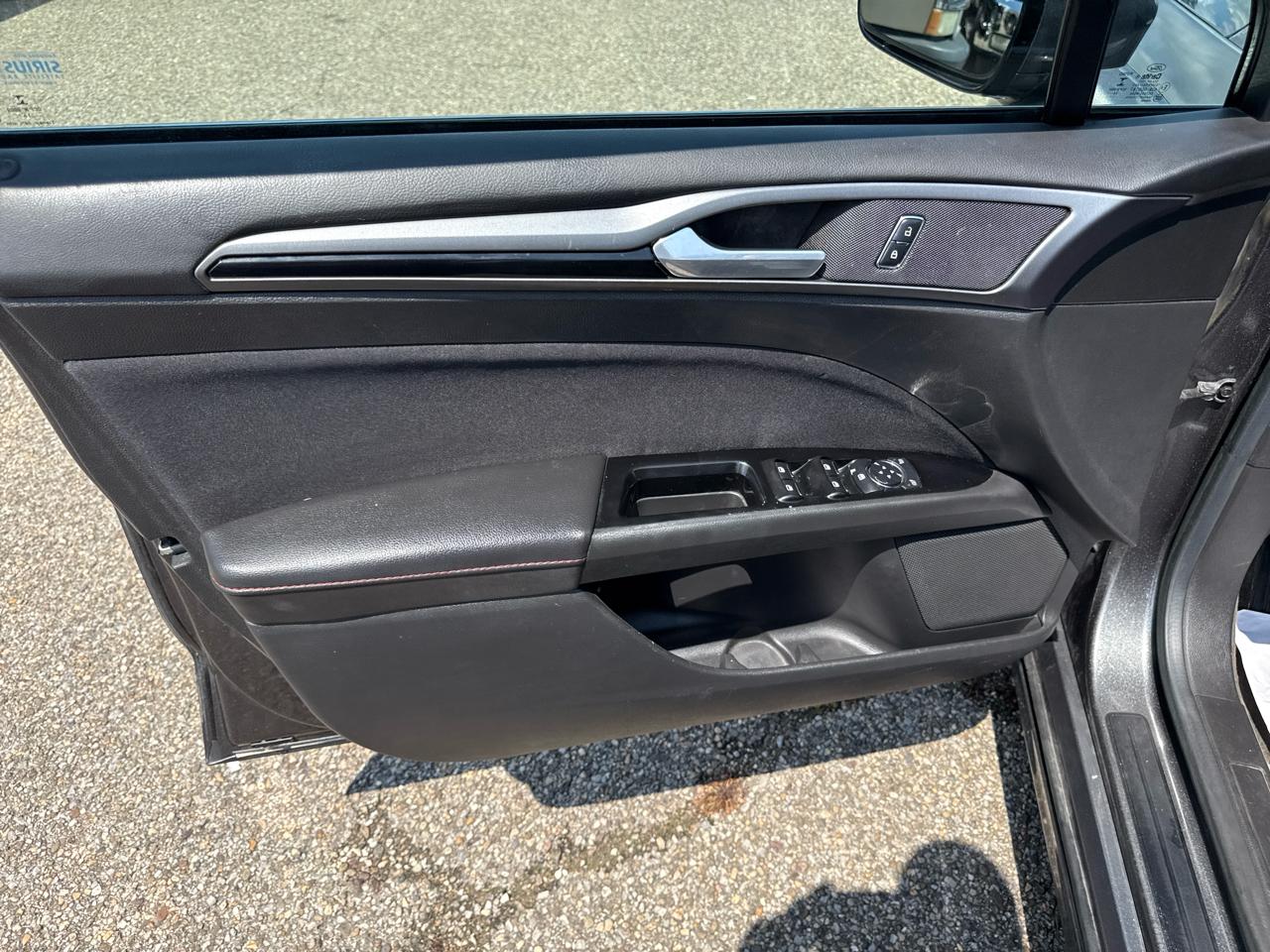 Ford Fusion 4dr Sdn SE FWD 2015