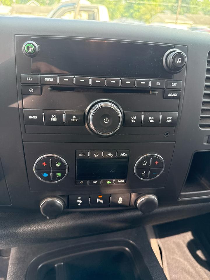 Chevrolet Silverado 1500 4WD Crew Cab 143.5" LT 2012