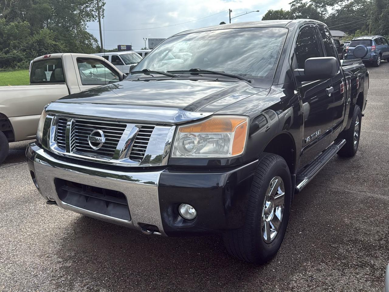 Nissan Titan 4WD King Cab SWB SE 2010