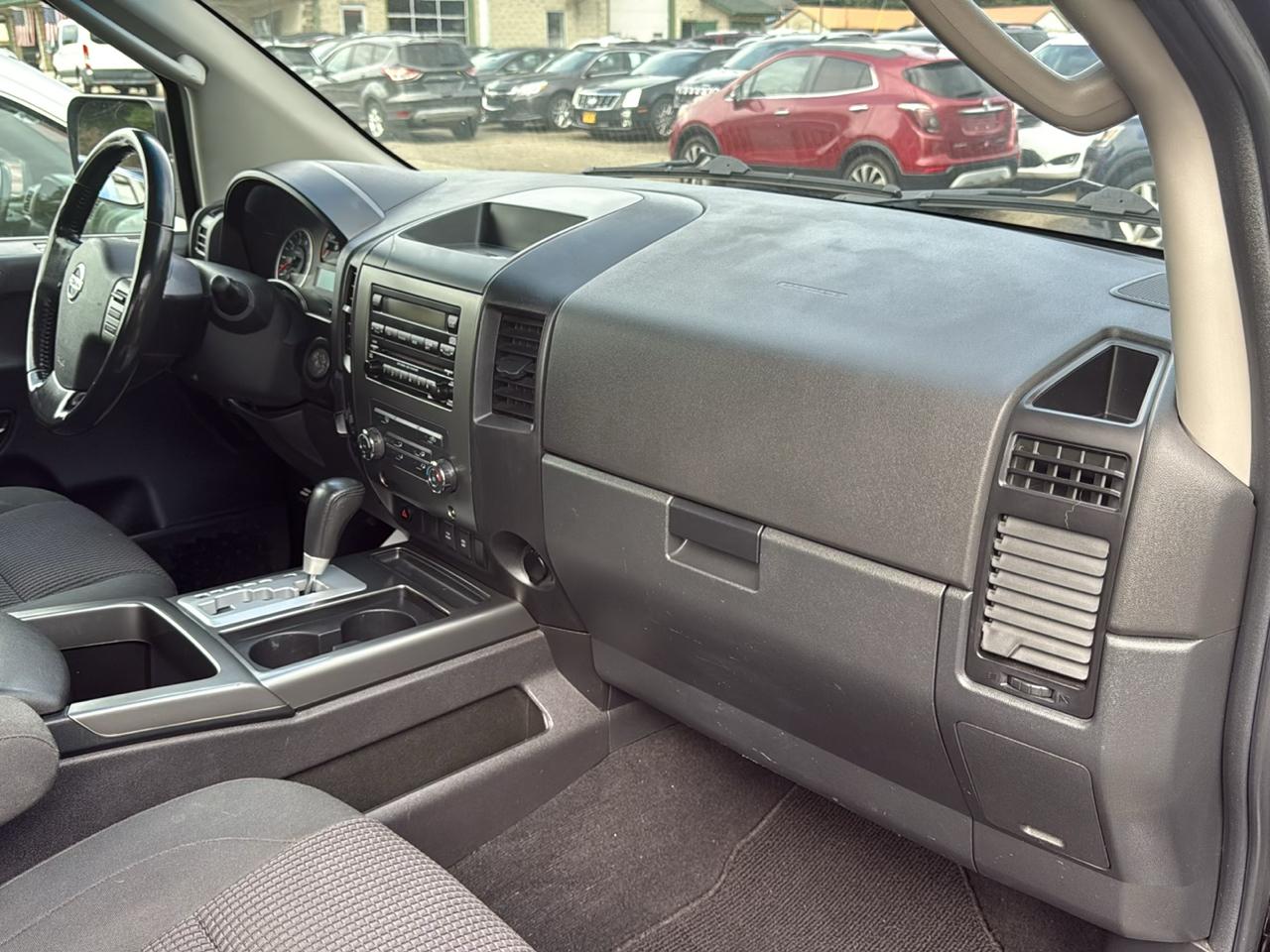 Nissan Titan 4WD King Cab SWB SE 2010