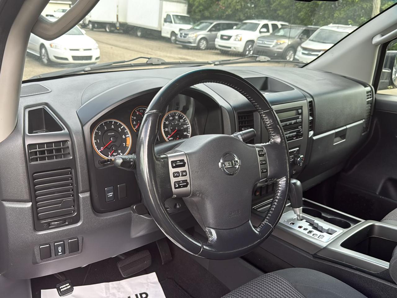 Nissan Titan 4WD King Cab SWB SE 2010