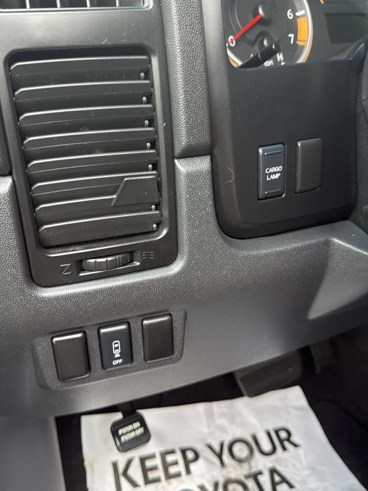 Nissan Titan 4WD King Cab SWB SE 2010