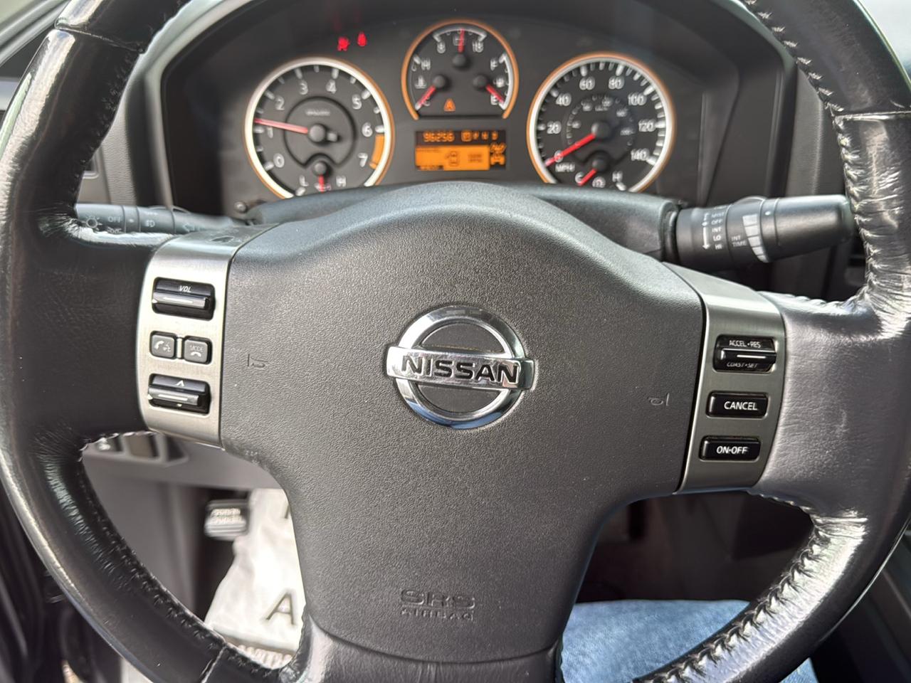 Nissan Titan 4WD King Cab SWB SE 2010
