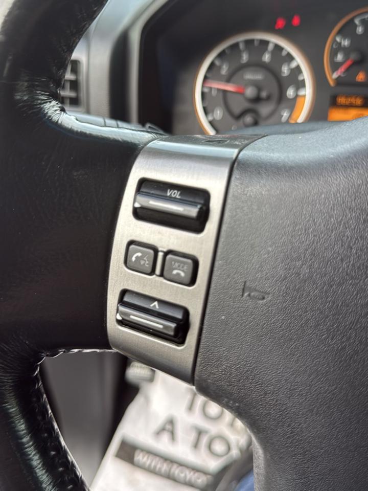 Nissan Titan 4WD King Cab SWB SE 2010