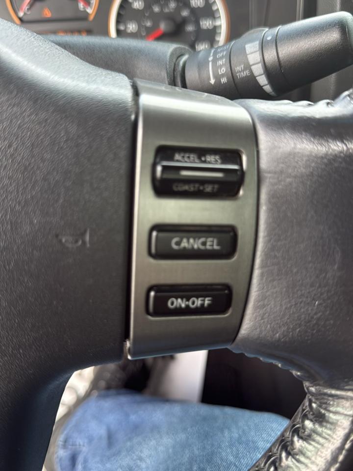 Nissan Titan 4WD King Cab SWB SE 2010