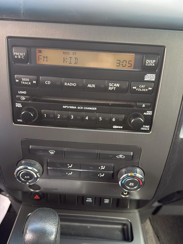 Nissan Titan 4WD King Cab SWB SE 2010