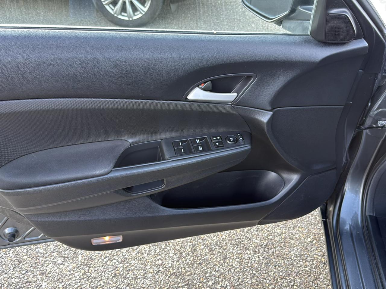 Honda Accord Sdn 4dr I4 Auto SE 2012