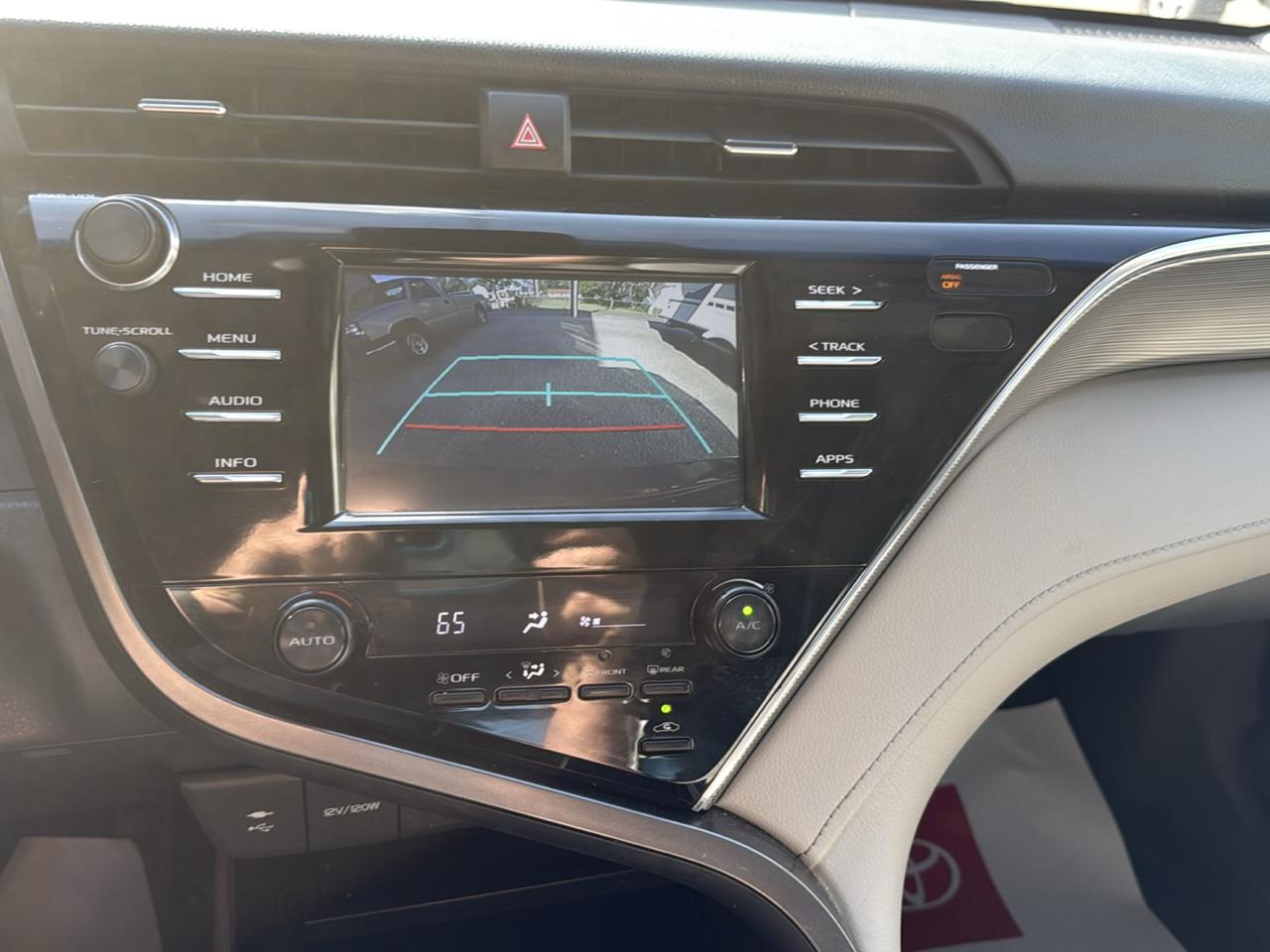 Toyota Camry XLE Auto (Natl) 2018