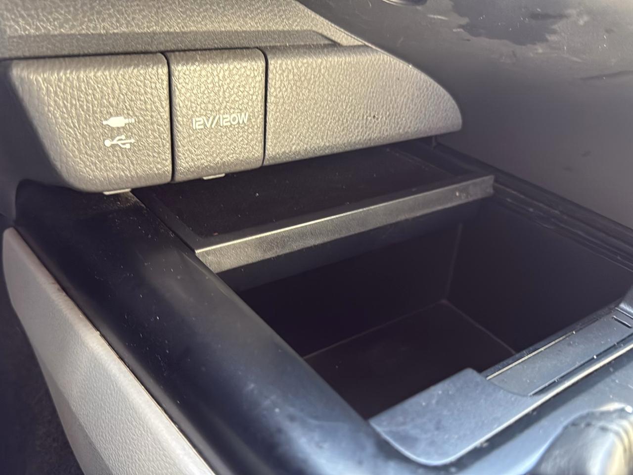 Toyota Camry XLE Auto (Natl) 2018