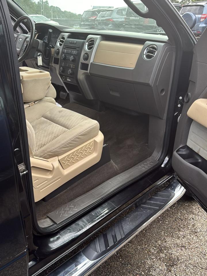 Ford F-150 4WD SuperCrew 145" Platinum 2012