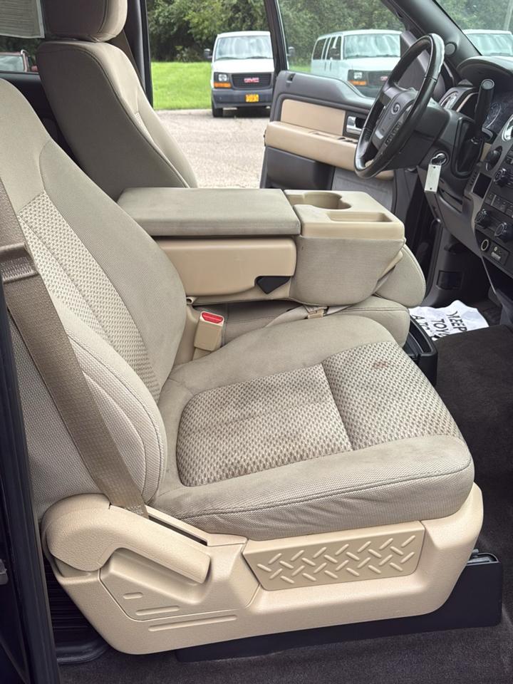 Ford F-150 4WD SuperCrew 145" Platinum 2012