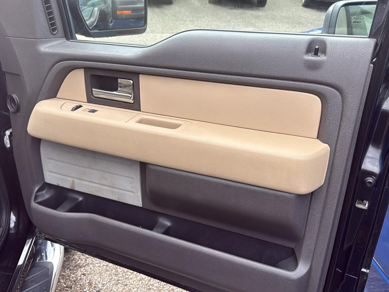 Ford F-150 4WD SuperCrew 145" Platinum 2012
