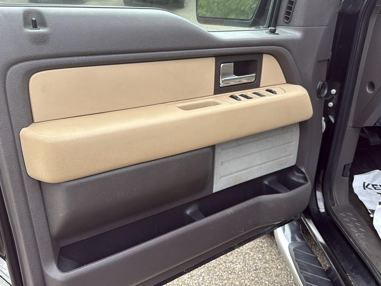 Ford F-150 4WD SuperCrew 145" Platinum 2012