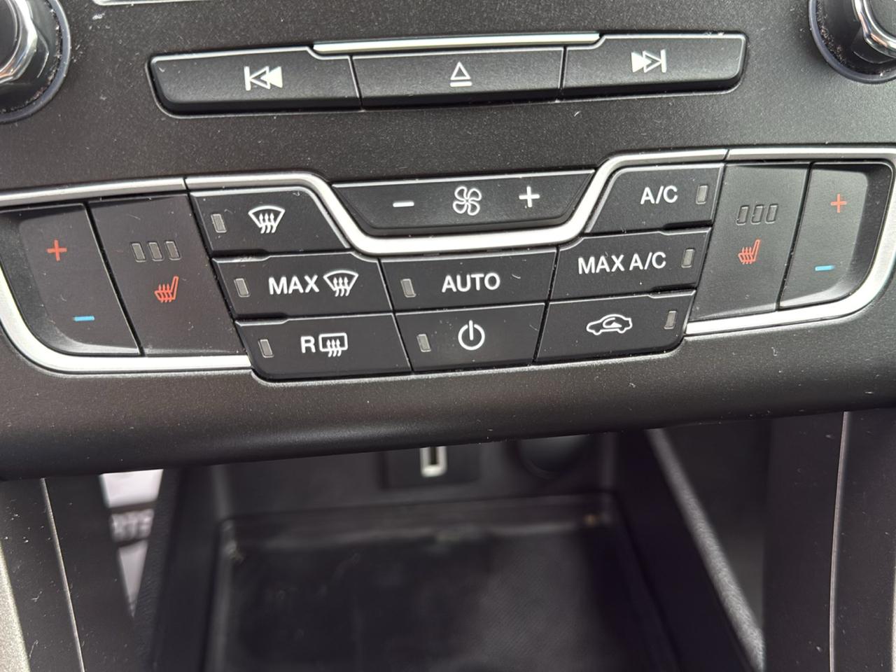 Ford Fusion SE FWD 2017