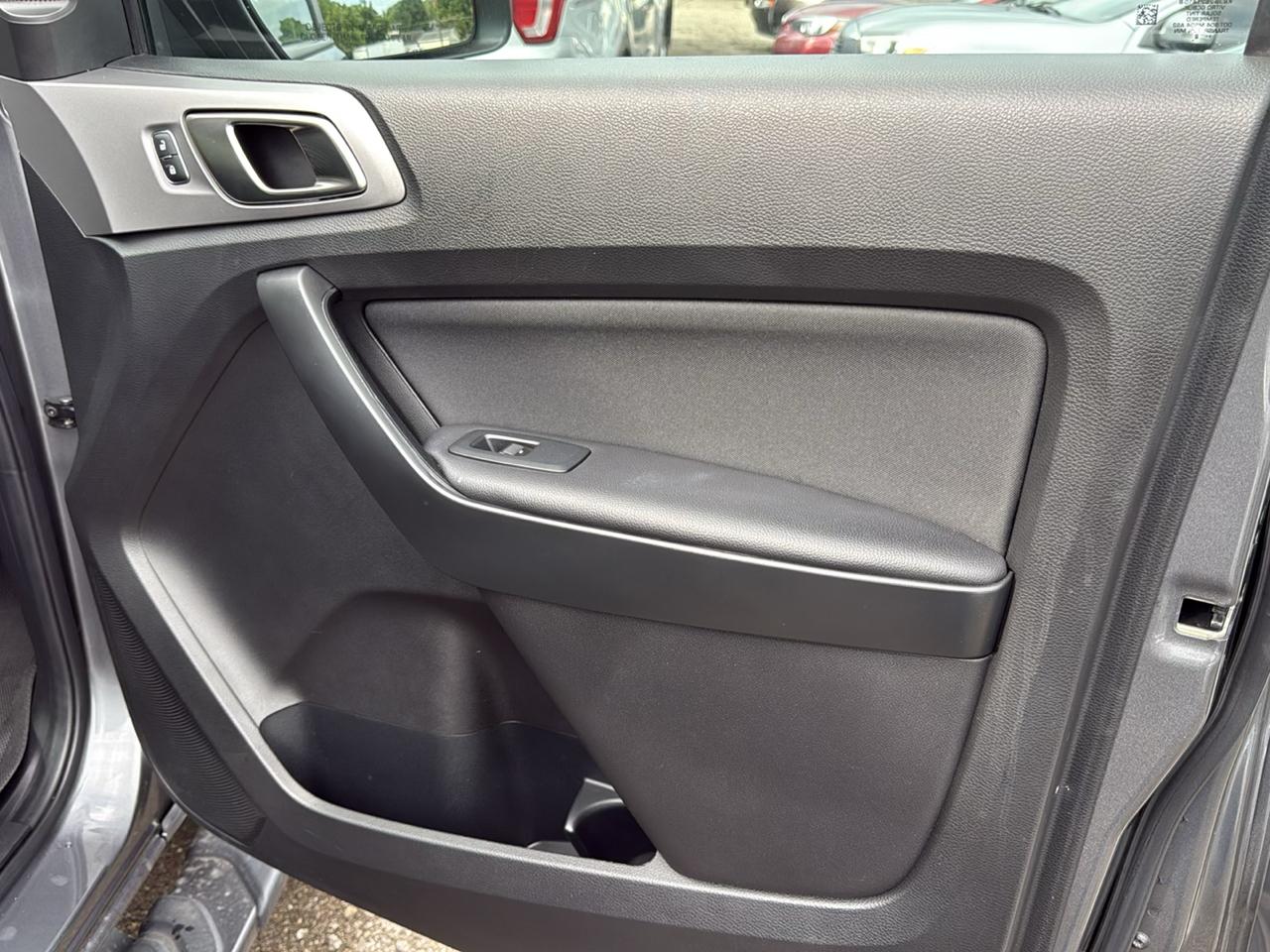 Ford Ranger LARIAT 4WD SuperCrew 5' Box 2023