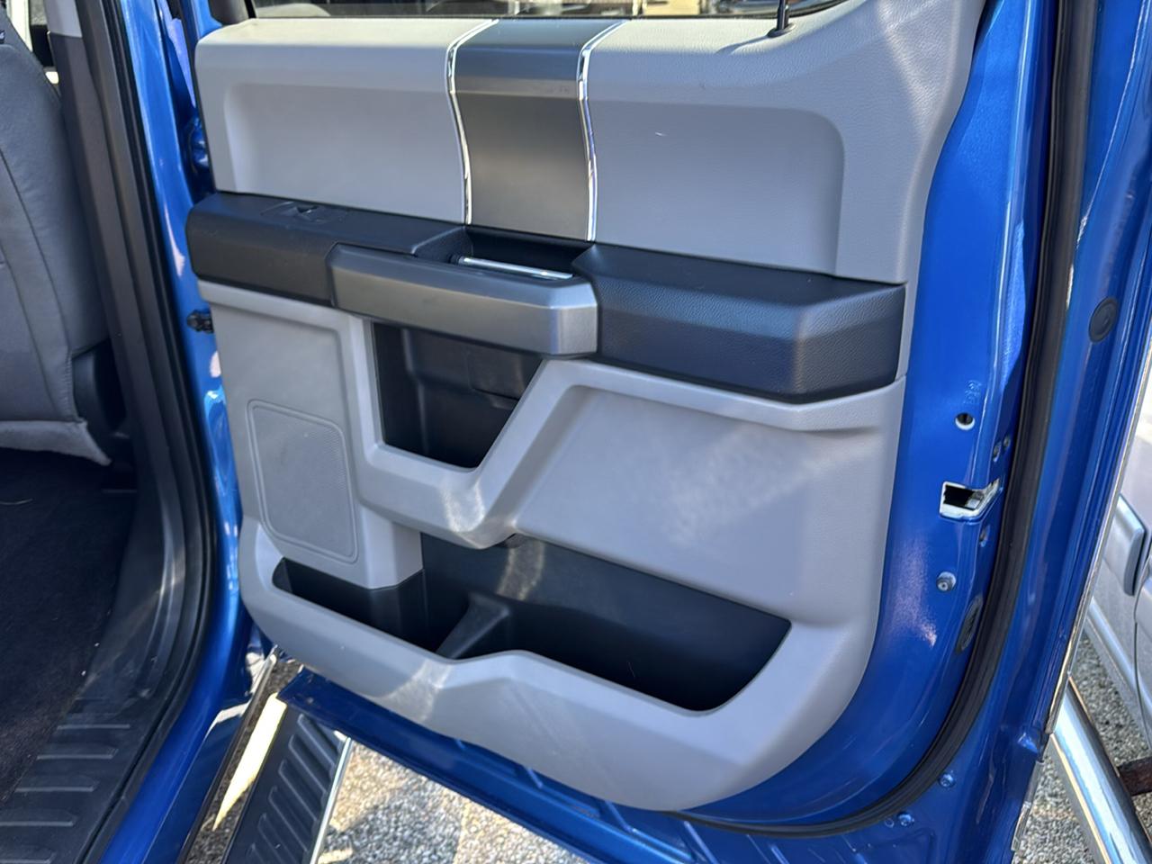 Ford F-150 4WD SuperCrew 145" XLT 2016