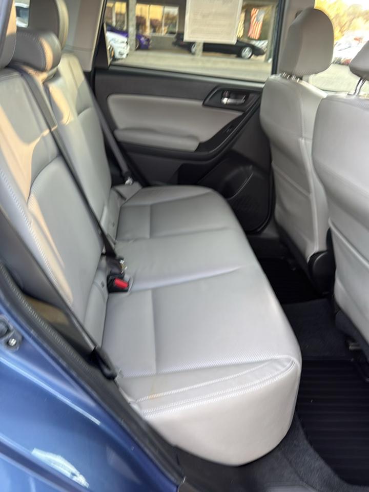 Subaru Forester 2.5i Limited CVT 2017