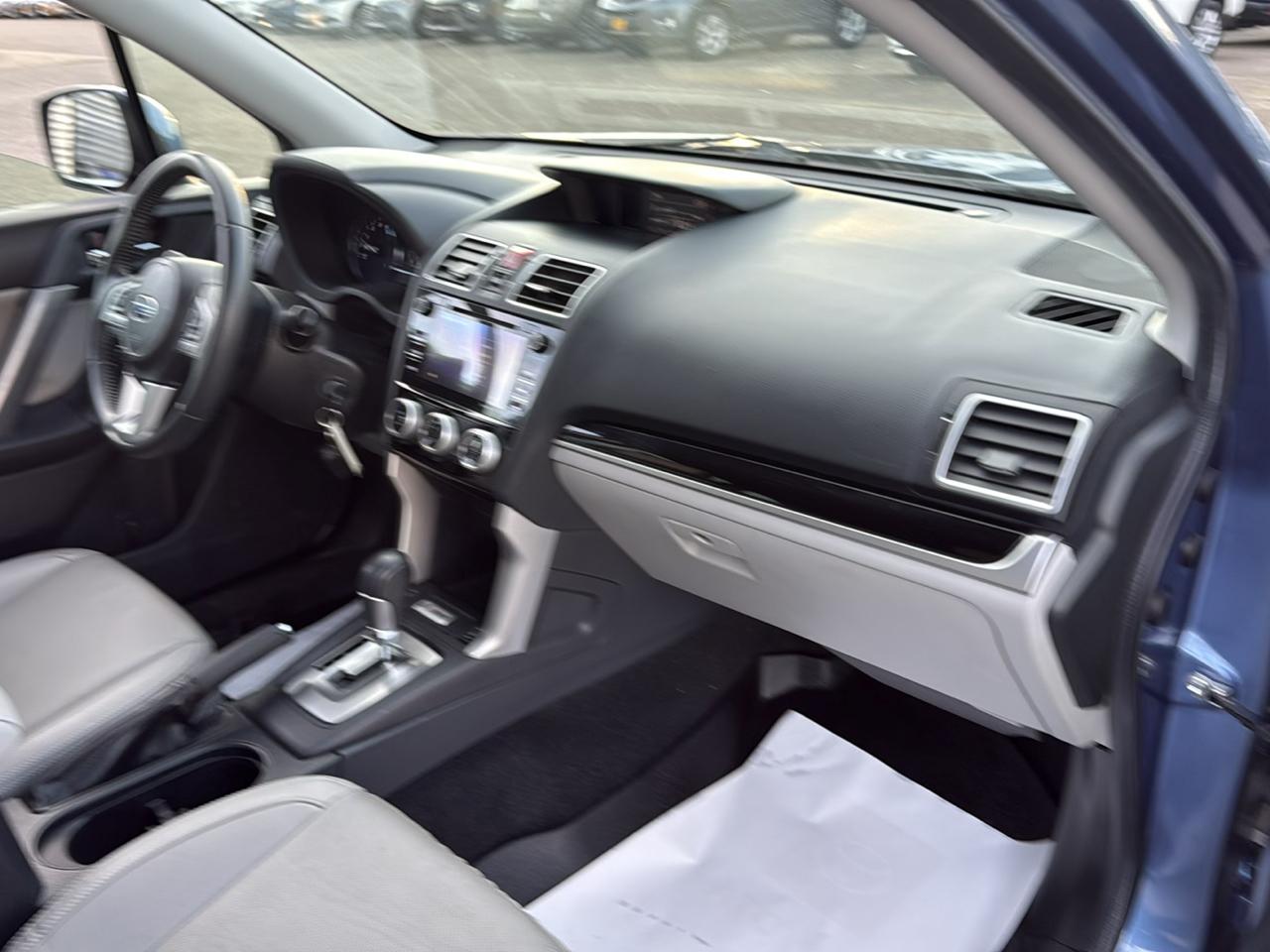 Subaru Forester 2.5i Limited CVT 2017