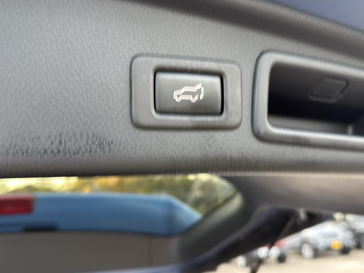 Subaru Forester 2.5i Limited CVT 2017